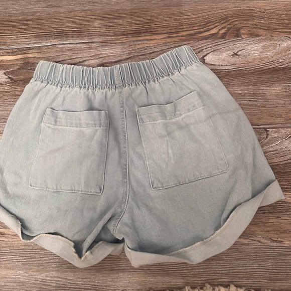 Denim shorts - Picture 3 of 5